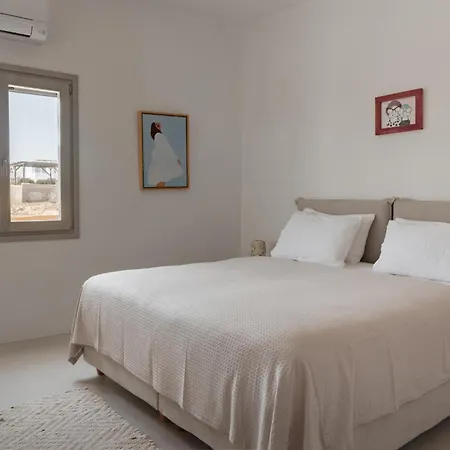 Siora Of Paros - Malatesta & Piccolo Zambujeira do Mar