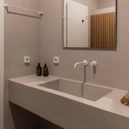 Siora Of Paros - Malatesta & Piccolo *