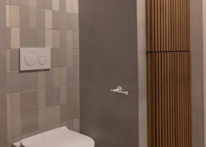 Siora Of Paros - Malatesta & Piccolo *