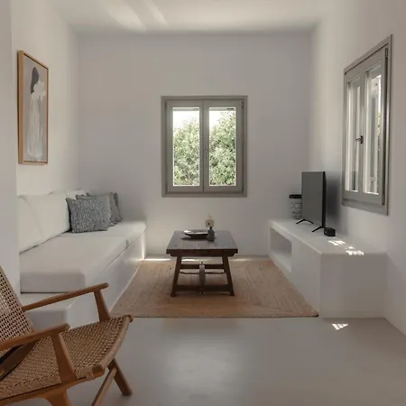 Siora Of Paros - Malatesta & Piccolo * Naousa (Paros)