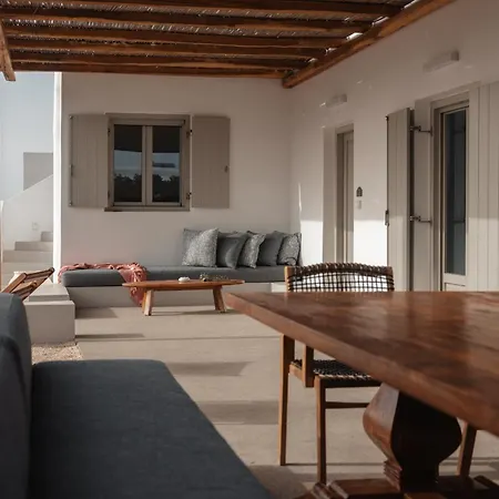 Siora Of Paros - Malatesta & Piccolo * Naousa (Paros)