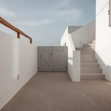 Siora Of Paros - Malatesta & Piccolo