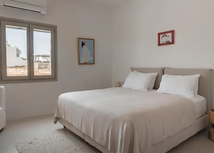 Siora Of Paros - Malatesta & Piccolo Νάουσα