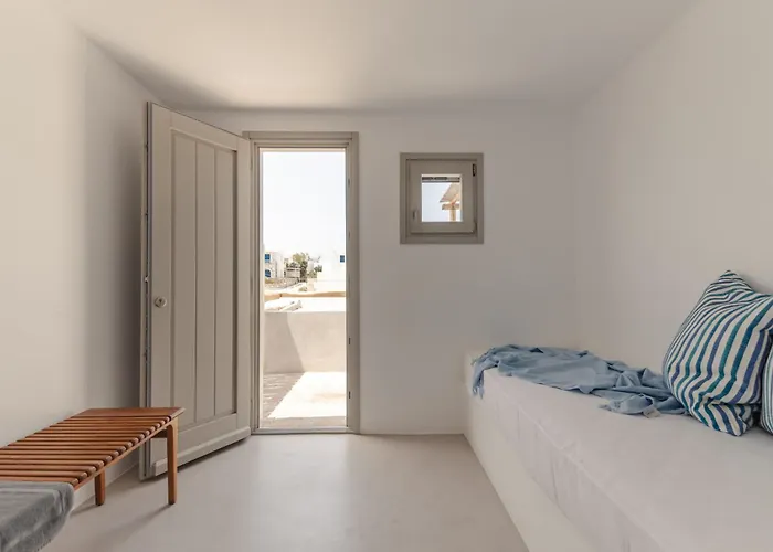 Siora Of Paros - Malatesta & Piccolo Νάουσα