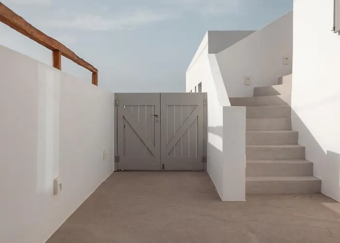 Siora Of Paros - Malatesta & Piccolo