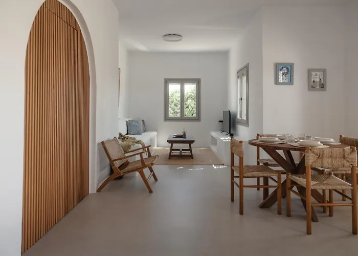 Siora Of Paros - Malatesta & Piccolo Νάουσα