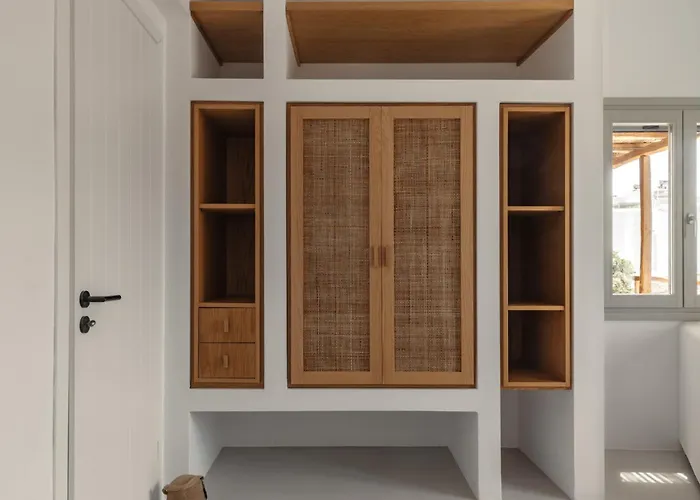 Siora Of Paros - Malatesta & Piccolo * Νάουσα